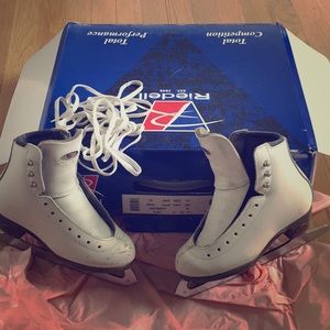 Ice/ Figureskates Riedell mod 33. Size ch 13
